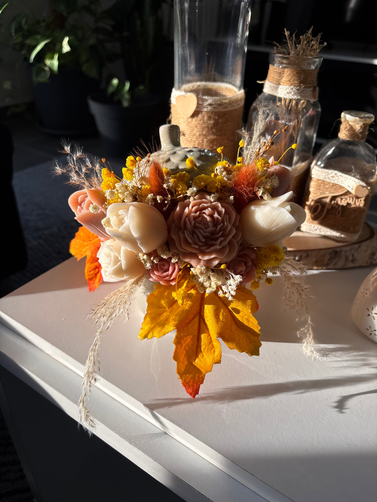 Éclat d’Automne – Bouquet de fondants en pot céramique, Vanille des Îles