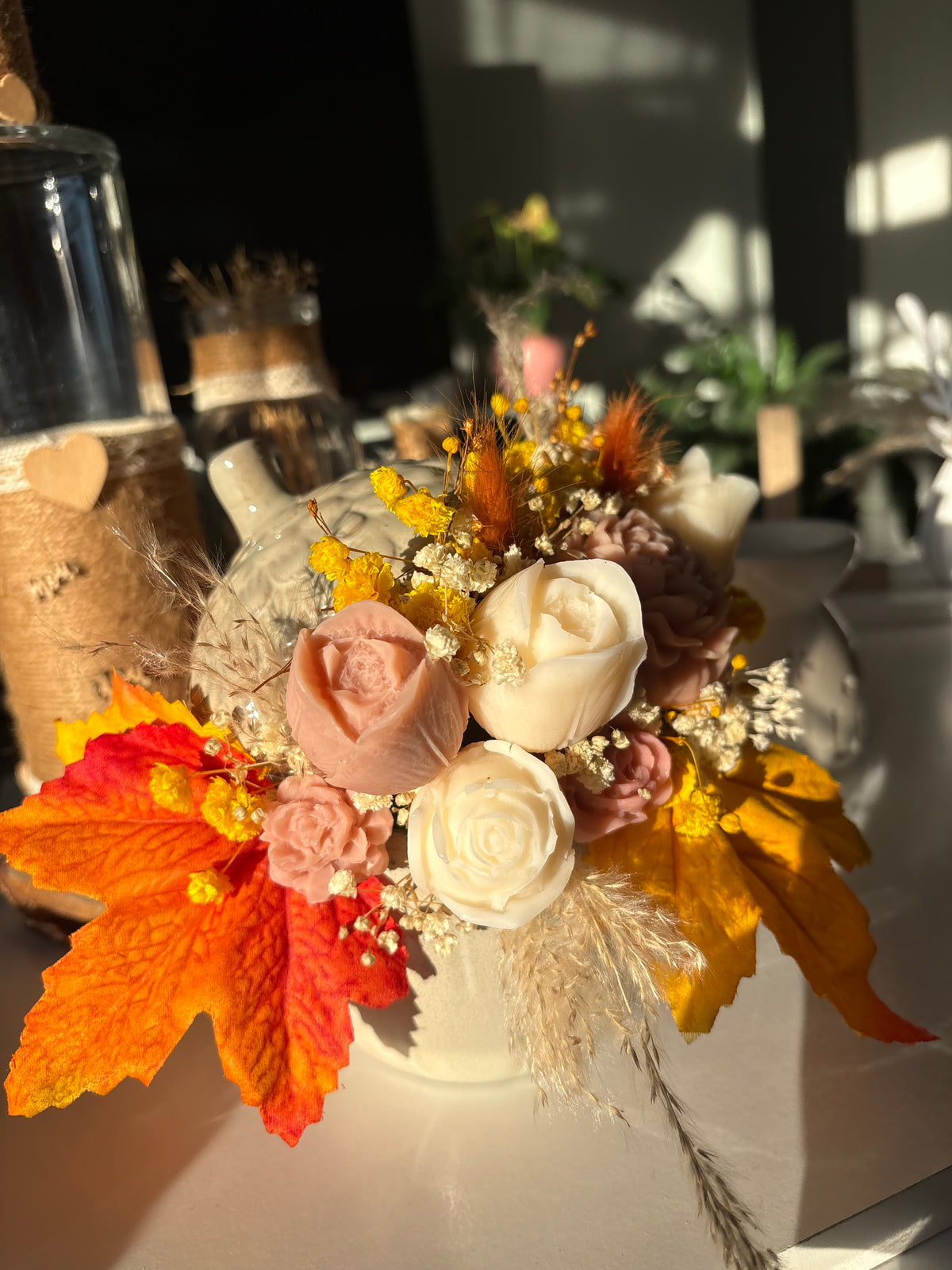 Éclat d’Automne – Bouquet de fondants en pot céramique, Vanille des Îles